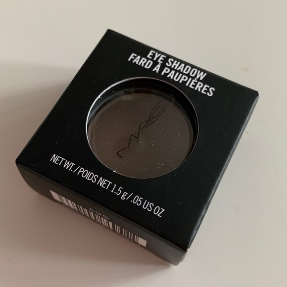 MAC eyeshadow NEW - Picture 3 of 3